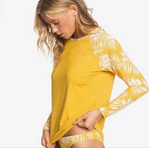 - 💛NWT Roxy Classic Rashgaurd!!! - Picture 1 of 7